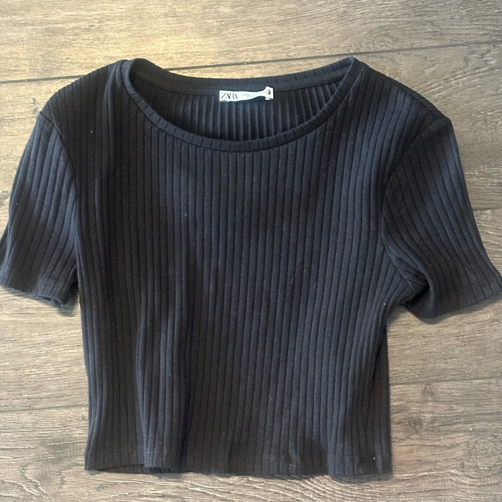 Black tee